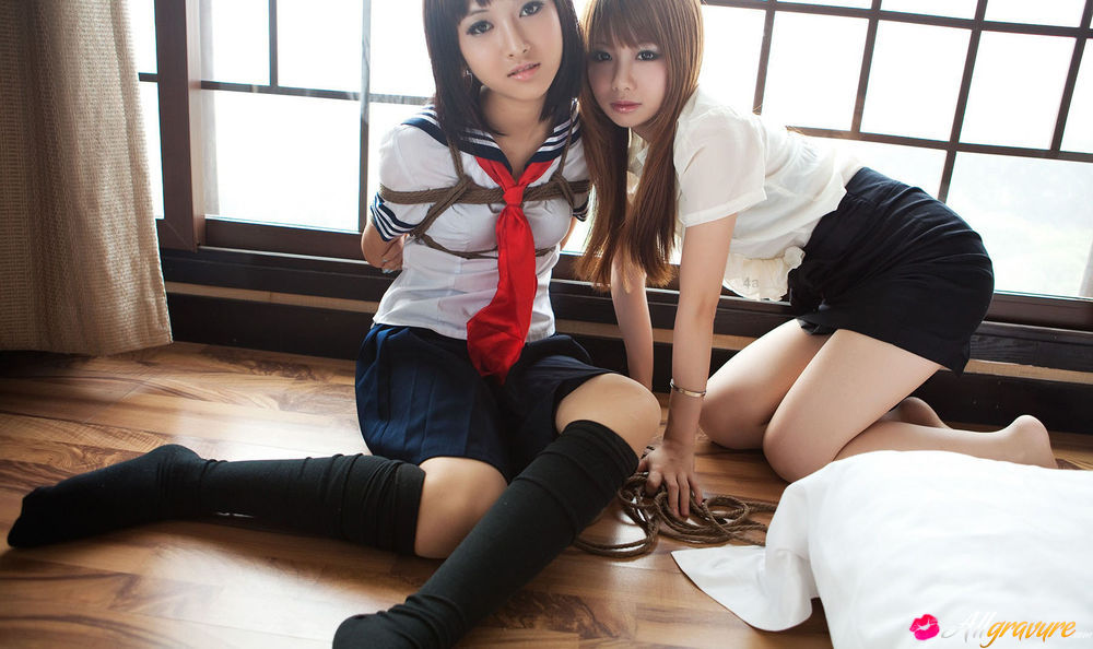 Rope bondage looks sexy on the Japanese schoolgirl in her uniform