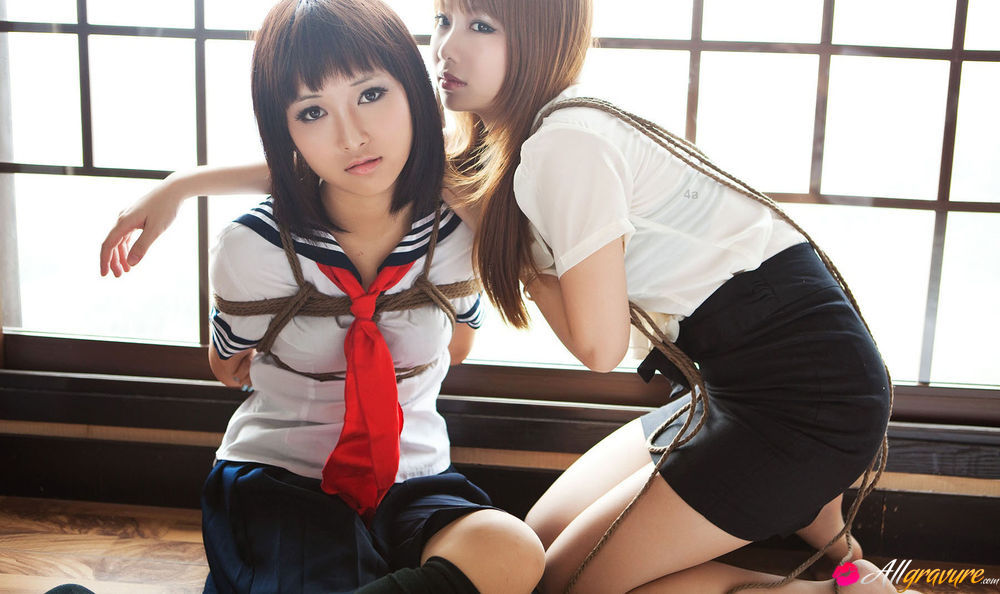 Asian Schoolgirl Bondage Porn - Rope bondage looks sexy on the Japanese schoolgirl in her ...